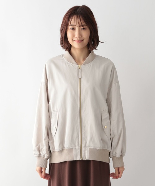 GLOBAL WORK(グローバルワーク)の「軽やか撥水MA-1/295888(MA-1・レディース・アイボリー/ブラック/モカ・MEDIUM/LARGE)」の6枚目の写真