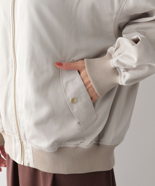 GLOBAL WORK(グローバルワーク)の「軽やか撥水MA-1/295888(MA-1・レディース・アイボリー/ブラック/モカ・MEDIUM/LARGE)」の10枚目の写真