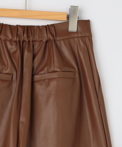 NOLLEY’S Sophi（ノーリーズソフィ）の「フェイクレザーショートパンツ（その他パンツ・レディース・ブラウン/ブラック・38/36）」の12枚目の写真