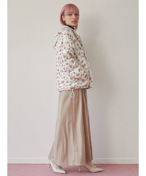 merry jenny（メリージェニー）の「floralベロアキルトジャケット（ナイロンジャケット・レディース・オフホワイト/ブラック・FREE）」の10枚目の写真