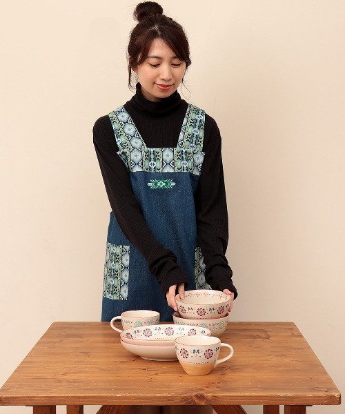 チチカカ（チチカカ）の「ネイティブデニムエプロン（エプロン・レディース・ブルー/ネイビー・FREE）」の4枚目の写真