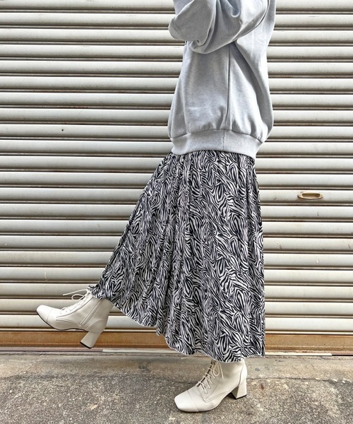 Sugar Sugar（シュガーシュガー）の「【SUGAR SUGAR シュガーシュガー】スクエアレースアップブーツ（ブーツ・レディース・ブラック/アイボリー・LL/S/M/L）」の2枚目の写真