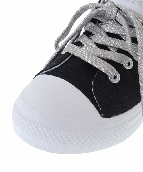 a.v.v（アーヴェヴェ）の「[KIDS]チャイルドオールスターライトホログラムポイント[WEB限定サイズ]（スニーカー・キッズ・ブラック/ホワイト・22/21/20/23）」の4枚目の写真