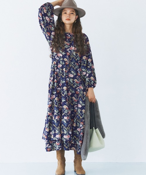 coca(coca)(コカ)の「ヴィンテージ風花柄ティアードワンピ(ワンピース・レディース・キャメル/ネイビー・M/L)」の1枚目の写真