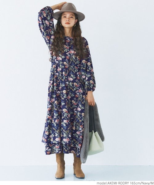 coca(coca)(コカ)の「ヴィンテージ風花柄ティアードワンピ(ワンピース・レディース・キャメル/ネイビー・M/L)」の3枚目の写真