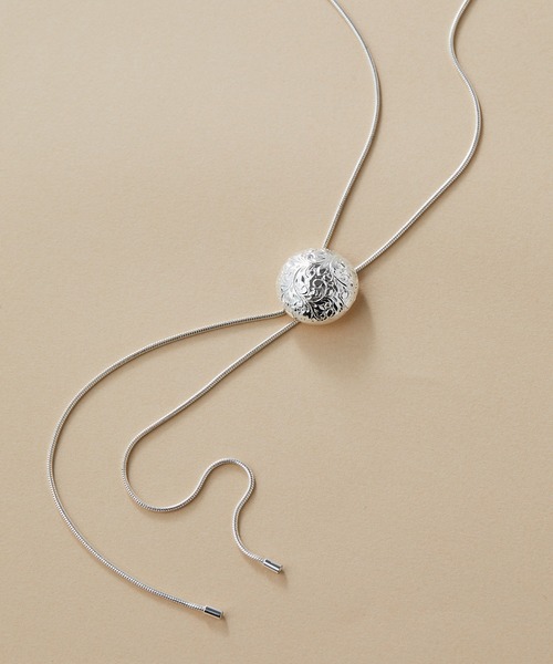 ear PAPILLONNER（イアパピヨネ）の「《WEB限定》アラベスクループタイネックレス（ネックレス・レディース・シルバー/ゴールド・FREE）」の7枚目の写真