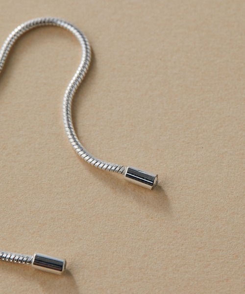 ear PAPILLONNER（イアパピヨネ）の「《WEB限定》アラベスクループタイネックレス（ネックレス・レディース・シルバー/ゴールド・FREE）」の3枚目の写真