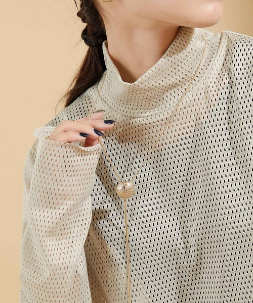 ear PAPILLONNER（イアパピヨネ）の「《WEB限定》アラベスクループタイネックレス（ネックレス・レディース・シルバー/ゴールド・FREE）」の8枚目の写真