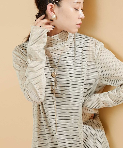 ear PAPILLONNER（イアパピヨネ）の「《WEB限定》アラベスクループタイネックレス（ネックレス・レディース・シルバー/ゴールド・FREE）」の4枚目の写真