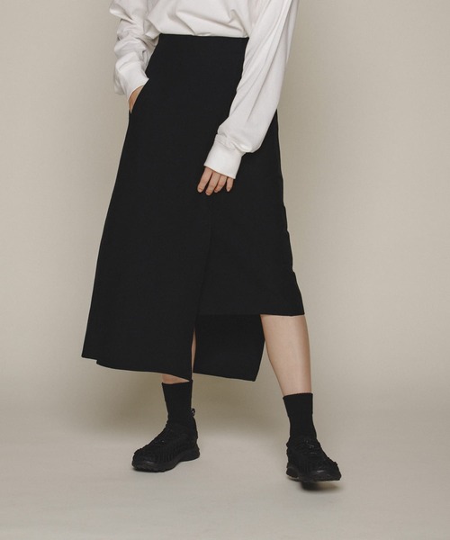 Uiscel（ユイセル）の「Uiscel　4WAYストレッチマキスカート（スカート・レディース・ブラック/モカ・ONE）」の3枚目の写真