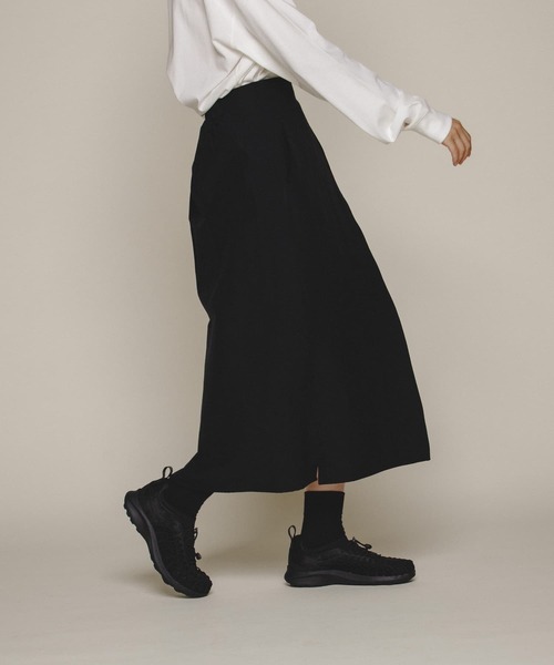 Uiscel（ユイセル）の「Uiscel　4WAYストレッチマキスカート（スカート・レディース・ブラック/モカ・ONE）」の4枚目の写真