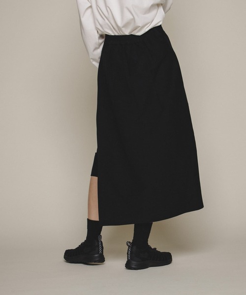 Uiscel（ユイセル）の「Uiscel　4WAYストレッチマキスカート（スカート・レディース・ブラック/モカ・ONE）」の5枚目の写真