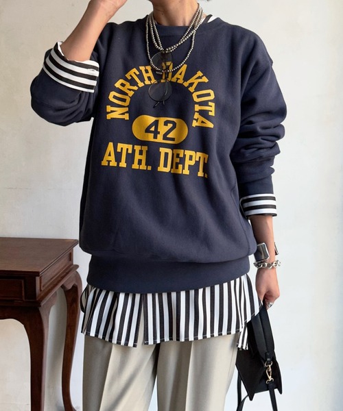 Champion(チャンピオン)の「【Champion/チャンピオン】RW CREWNECK SWEATSHIRT(スウェット・レディース・ベージュ/ネイビー・LARGE)」の2枚目の写真