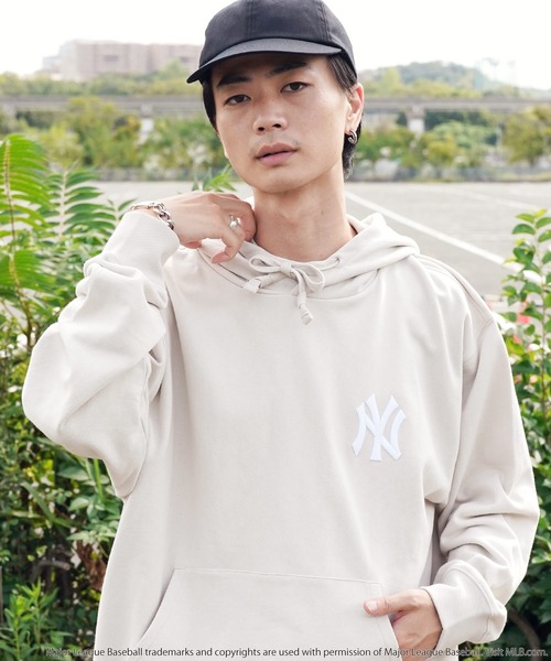 MLB（メジャーリーグベースボール）の「MLB / メジャーリーグベースボール LULU & ARNIE 別注  刺繍ロゴ スウェット プルオーバー パーカー（パーカー・メンズ・ブラック系その他/ブラック系その他3/グレー系その他/ブラック系その他2/ブラック/グレー系その他2/その他1/その他2/その他3/グリーン系その他/ベージュ系その他2/ベージュ系その他・FREE）」の8枚目の写真