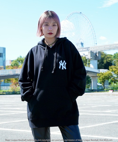 MLB（メジャーリーグベースボール）の「MLB / メジャーリーグベースボール LULU & ARNIE 別注  刺繍ロゴ スウェット プルオーバー パーカー（パーカー・メンズ・ブラック系その他/ブラック系その他3/グレー系その他/ブラック系その他2/ブラック/グレー系その他2/その他1/その他2/その他3/グリーン系その他/ベージュ系その他2/ベージュ系その他・FREE）」の14枚目の写真