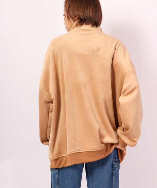 A.T,C in the attic homme(エーティーシーインジアティックオム)の「アーチロゴ マイクロスエード スタンド ハーフZIPトレーナー 2022AW(スウェット・メンズ・ブラック/ベージュ/オフホワイト・L/M)」の5枚目の写真
