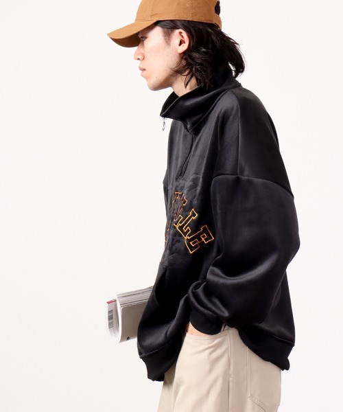 A.T,C in the attic homme(エーティーシーインジアティックオム)の「アーチロゴ マイクロスエード スタンド ハーフZIPトレーナー 2022AW(スウェット・メンズ・ブラック/ベージュ/オフホワイト・L/M)」の16枚目の写真