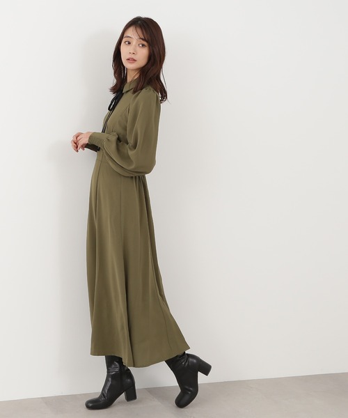 N.（N. Natural Beauty Basic）（エヌエヌナチュラルビューティーベーシック）の「リボン付ボリュームスリーブワンピース（ワンピース・レディース・ブルー/ブラック系その他/カーキ・MEDIUM/SMALL）」の4枚目の写真