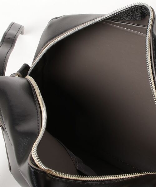 Legato Largo（レガートラルゴ）の「Legato Largo / レガートラルゴ / NANAME/グロッシーフェイクレザー　ミニショル / LH-F3071（ショルダーバッグ・レディース・グレイッシュベージュ/グリーン/アイボリー/パープル/ブラック・ONESIZE）」の12枚目の写真