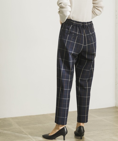 URBAN RESEARCH(アーバンリサーチ)の「起毛ストレッチチェックテーパードパンツ(その他パンツ・レディース・ブラウン系その他/ブルー系その他・38/36)」の14枚目の写真