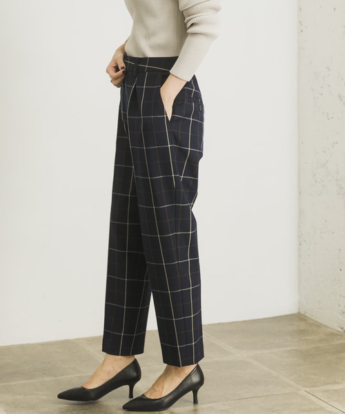 URBAN RESEARCH(アーバンリサーチ)の「起毛ストレッチチェックテーパードパンツ(その他パンツ・レディース・ブラウン系その他/ブルー系その他・38/36)」の15枚目の写真