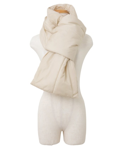 andme(アンドミー)の「中綿ダウンボリュームマフラー(マフラー・レディース・ブラック/ベージュ/オフホワイト/ブルー・F(M))」の10枚目の写真