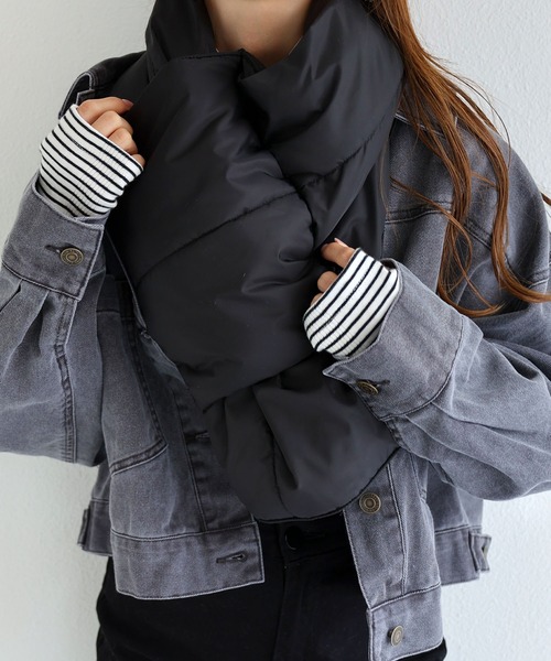 andme(アンドミー)の「中綿ダウンボリュームマフラー(マフラー・レディース・ブラック/ベージュ/オフホワイト/ブルー・F(M))」の21枚目の写真