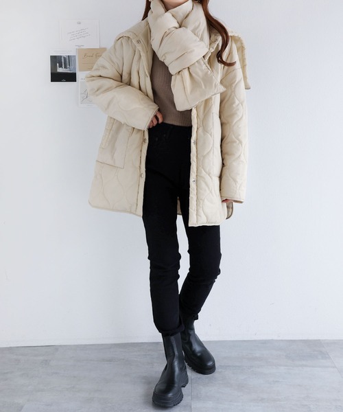 andme(アンドミー)の「中綿ダウンボリュームマフラー(マフラー・レディース・ブラック/ベージュ/オフホワイト/ブルー・F(M))」の15枚目の写真