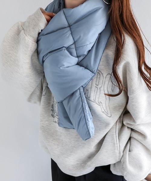 andme(アンドミー)の「中綿ダウンボリュームマフラー(マフラー・レディース・ブラック/ベージュ/オフホワイト/ブルー・F(M))」の17枚目の写真