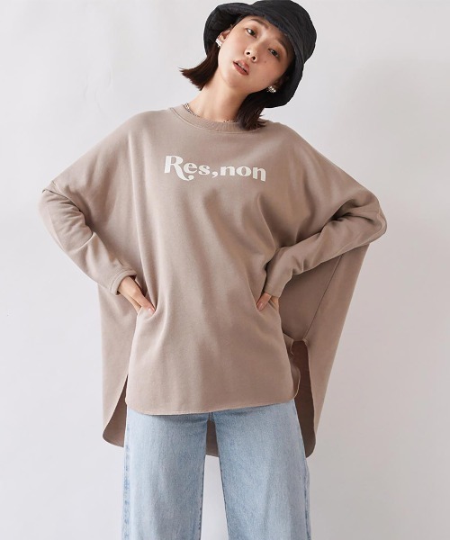 Rejoule(リジュール)の「裏起毛ポンチョロゴスウェット(スウェット・レディース・エンジ/ブラック/アイボリー/グレイッシュベージュ・FREE)」の4枚目の写真