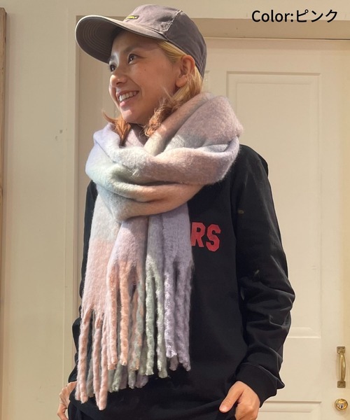 OLD BETTY'S（オールドベティーズ）の「ふわふわボリュームブロックチェックマフラー（マフラー・レディース・ピンク/オレンジ/ブルー/ブラウン/イエロー/ネイビー/グリーン・ﾌﾘ-）」の6枚目の写真