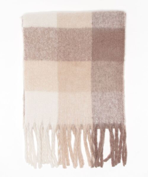 OLD BETTY'S（オールドベティーズ）の「ふわふわボリュームブロックチェックマフラー（マフラー・レディース・ピンク/オレンジ/ブルー/ブラウン/イエロー/ネイビー/グリーン・ﾌﾘ-）」の11枚目の写真