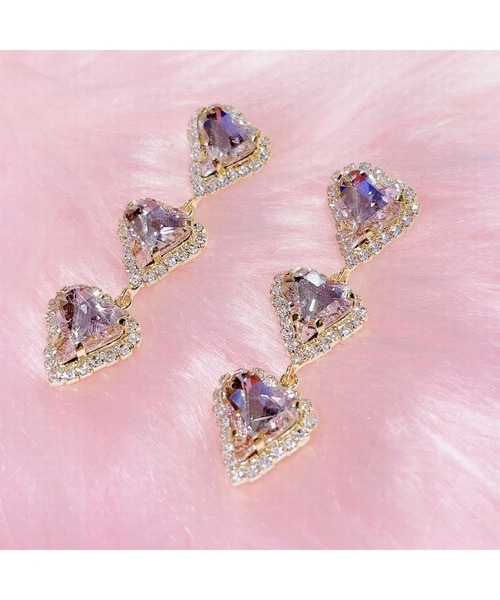 lilLilly（リルリリー）の「トリプルハートビジューピアス（ピアス（両耳用）・レディース・レッド/ピンク/ホワイト/パープル・FREE）」の3枚目の写真