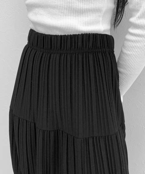 LVEU.(ラブユ.)の「【ZOZOTOWN限定】Tiered pleated long skirt / ティアードプリーツロングスカート(スカート・レディース・ブラック・FREE)」の7枚目の写真