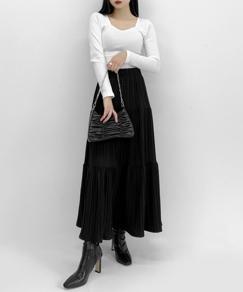 LVEU.(ラブユ.)の「【ZOZOTOWN限定】Tiered pleated long skirt / ティアードプリーツロングスカート(スカート・レディース・ブラック・FREE)」の4枚目の写真