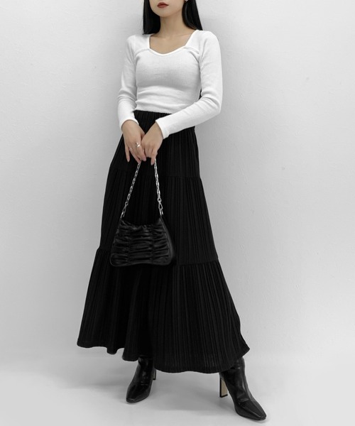 LVEU.(ラブユ.)の「【ZOZOTOWN限定】Tiered pleated long skirt / ティアードプリーツロングスカート(スカート・レディース・ブラック・FREE)」の5枚目の写真