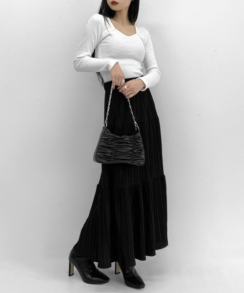 LVEU.(ラブユ.)の「【ZOZOTOWN限定】Tiered pleated long skirt / ティアードプリーツロングスカート(スカート・レディース・ブラック・FREE)」の3枚目の写真