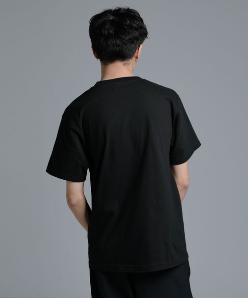 DELUXE(デラックス)の「DELUXE LOGO TEE(Tシャツ/カットソー・メンズ・ホワイト/ブラック・SMALL/MEDIUM/LARGE/X-LARGE)」の13枚目の写真