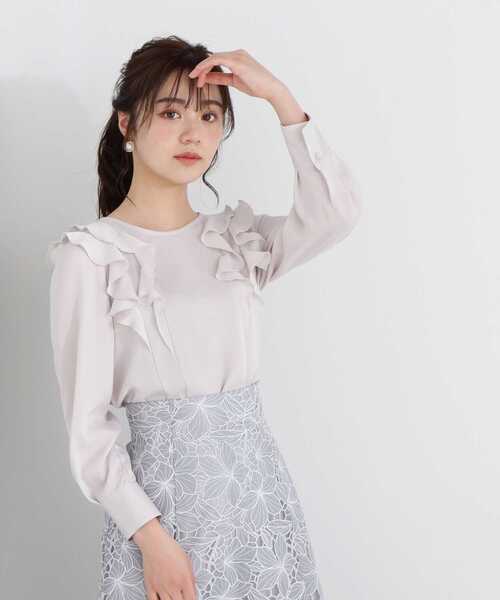 PROPORTION BODY DRESSING（プロポーションボディドレッシング）の「ラッフルブラウス / 1213110200（シャツ/ブラウス・レディース・オフホワイト/グレー/カーキ・SMALL/MEDIUM）」の2枚目の写真