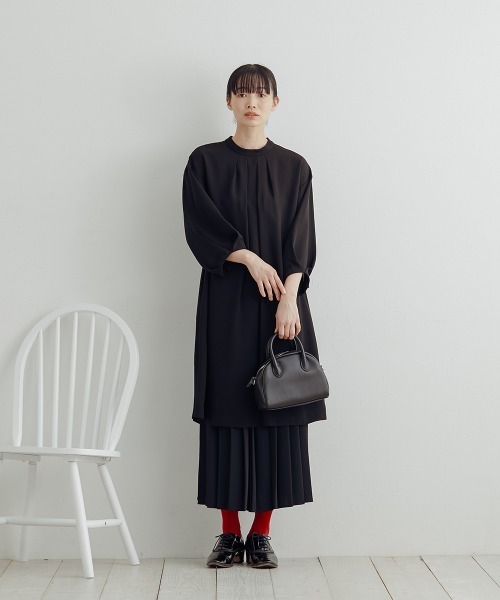 Neina（ネイナ）の「【喪服・礼服】＜Neina＞洗える防しわタックデザインワンピース＋ワイドパンツセットアップ＜大きいサイズ有＞（スーツセット・レディース・ブラック・3L/M/LL/L/5L/4L）」の13枚目の写真