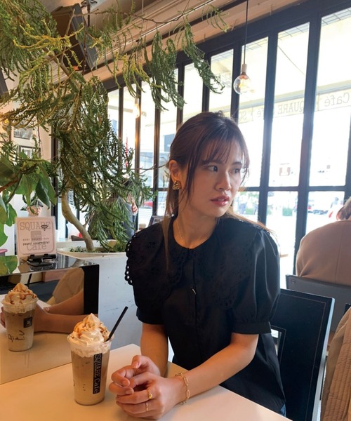 CORNERS(コーナーズ)の「スカラップレースビッグカラーブラウス(シャツ/ブラウス・レディース・オフホワイト/ブラック・FREE)」の5枚目の写真