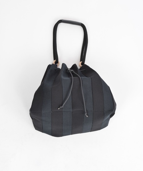 gomme（ゴム）の「プリーツバッグ（ハンドバッグ・レディース・グレー/ブルー/ブラック・FREE）」の7枚目の写真