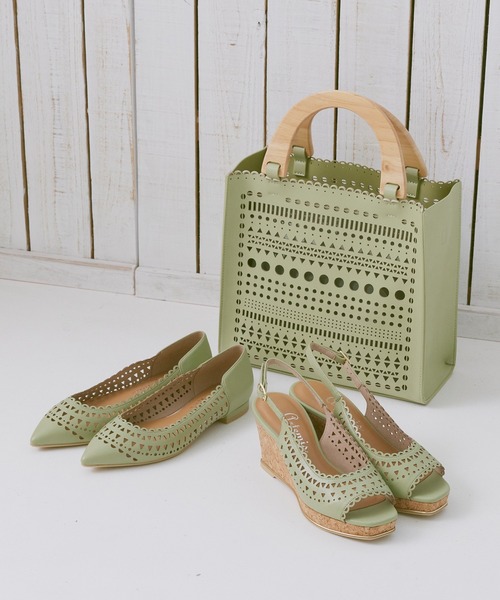 artemis by DIANA（アルテミスバイダイアナ）の「ストラップ付属2WAYレーザーカットスクエアバッグ（ハンドバッグ・レディース・グリーン/ホワイト/ブラック/シルバー・FREE）」の3枚目の写真