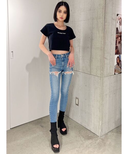 GYDA ライトブルー クロップドTシャツ GYDA ライトブルー クロップドTシャツ