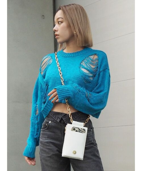 EVRIS（エヴリス）の「ダメージデザインニットトップス（ニット/セーター・レディース・ブルー/イエロー/ブラック・FREE）」の3枚目の写真