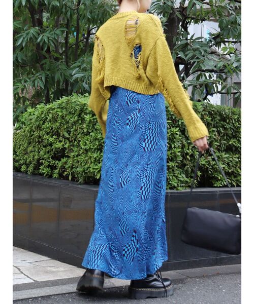 EVRIS（エヴリス）の「ダメージデザインニットトップス（ニット/セーター・レディース・ブルー/イエロー/ブラック・FREE）」の12枚目の写真