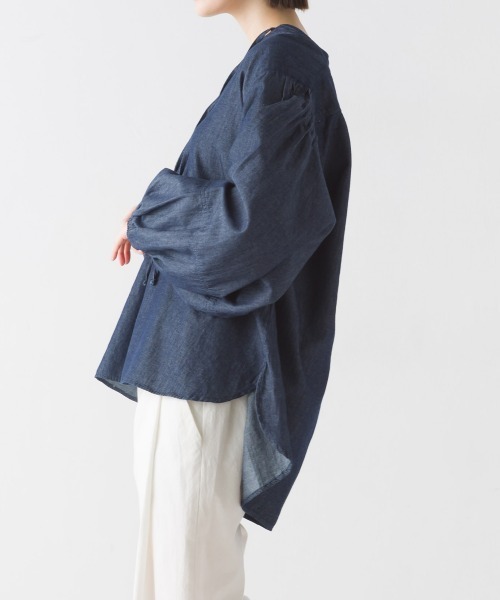 OMNES(オムネス)の「シャンブレー袖ボリュームスキッパー長袖シャツ(シャツ/ブラウス・レディース・ブルー系その他/インディゴブルー・FREE)」の13枚目の写真