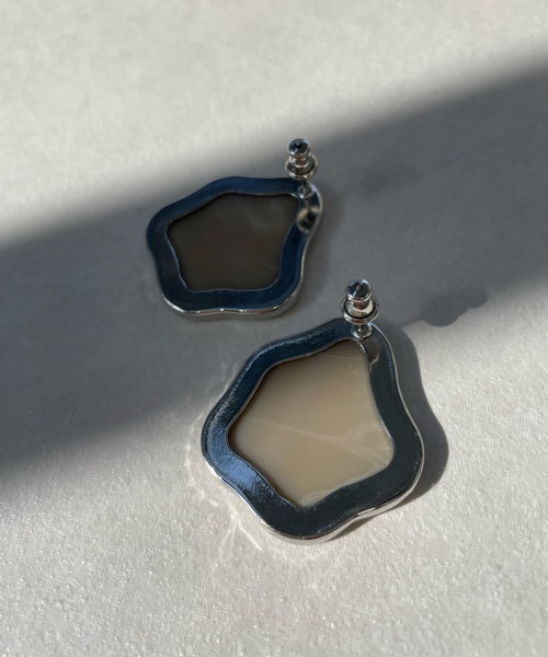tone（トーン）の「【KuKuLu TOKYO】ニュアンス モチーフ メタル×アクリル ピアス（ピアス（両耳用）・レディース・グリーン系その他/ベージュ/ブラウン/グレー・FREE）」の6枚目の写真