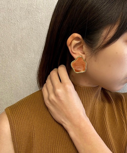 tone（トーン）の「【KuKuLu TOKYO】ニュアンス モチーフ メタル×アクリル ピアス（ピアス（両耳用）・レディース・グリーン系その他/ベージュ/ブラウン/グレー・FREE）」の7枚目の写真