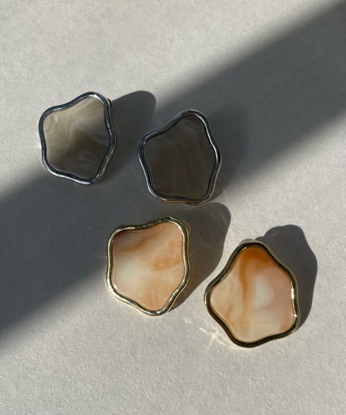 tone（トーン）の「【KuKuLu TOKYO】ニュアンス モチーフ メタル×アクリル ピアス（ピアス（両耳用）・レディース・グリーン系その他/ベージュ/ブラウン/グレー・FREE）」の8枚目の写真